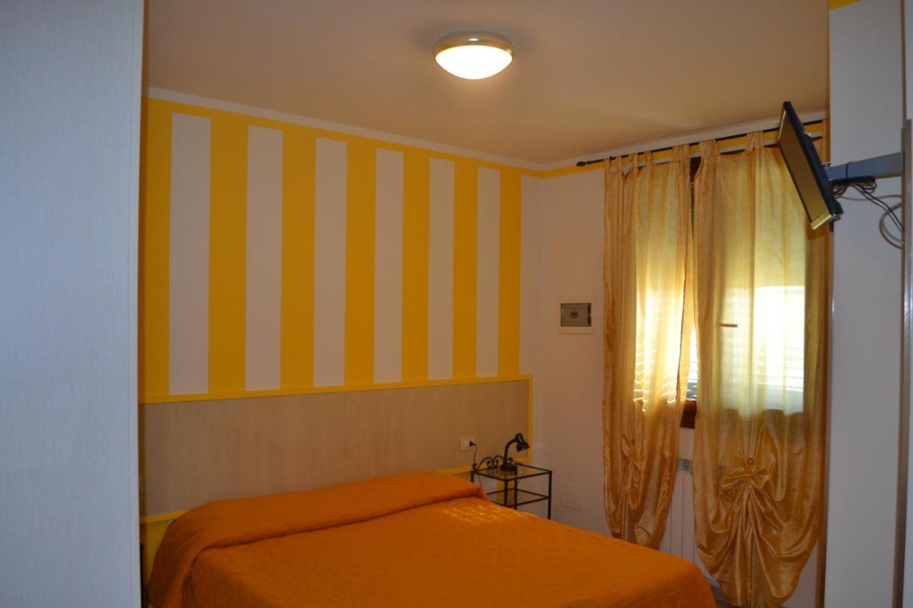 Affittacamere Il Girasole Campi Bisenzio Exterior photo